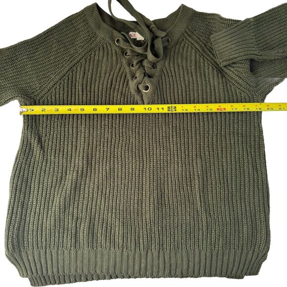 It’s Our Time V Neck Lace Up Knit Green Sweater Women’s Size Medium - Picture 7 of 10